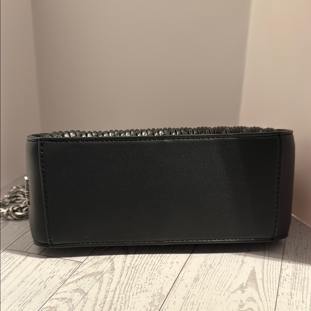 DKNY Black Quilted Shoulder Bag with Silver Chain - Picture 3 of 5